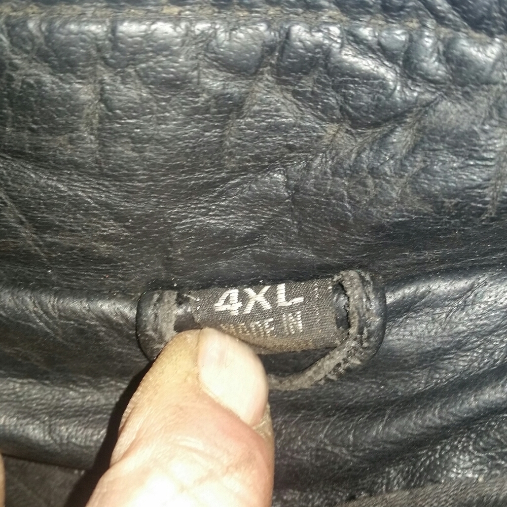 Motorcycle leather jacket - Picture 2 of 3